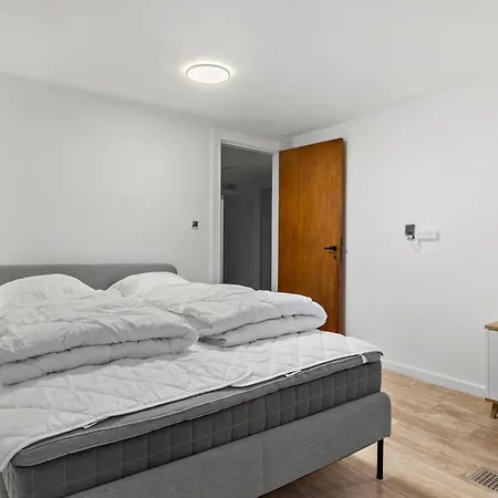 4 Bedroom Beautiful In Prázdninový dům